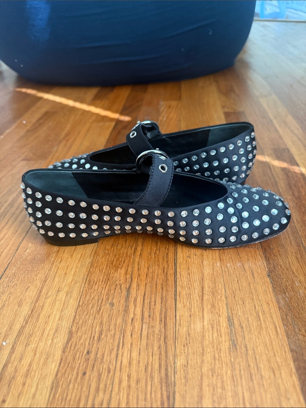 Reformation Flats - Picture 3 of 4